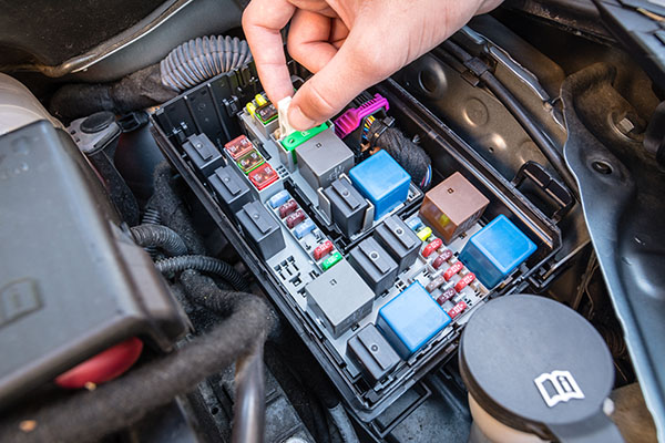 5 Of The Most Obvious Signs Of Electrical Car Problems